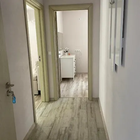 Apartment “недев” *